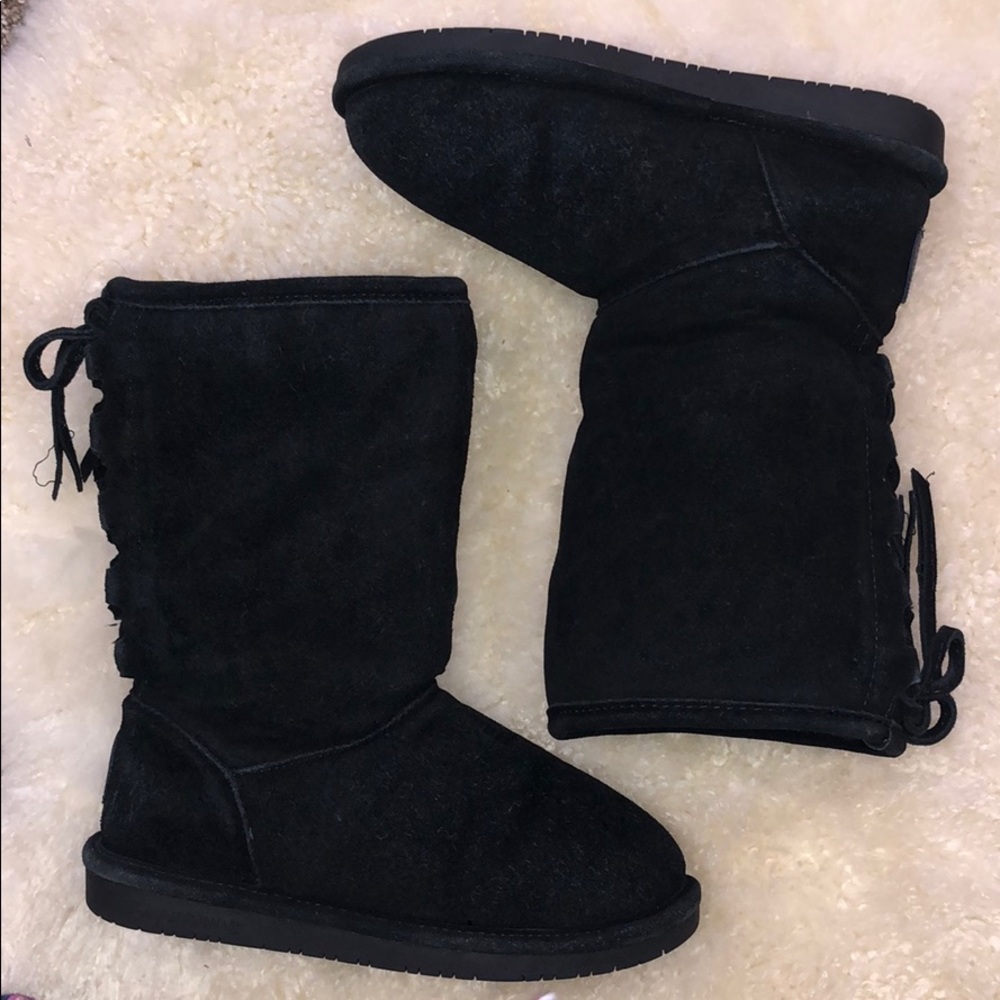 BearPaw black suede Sherpa lined boots. Mid calf